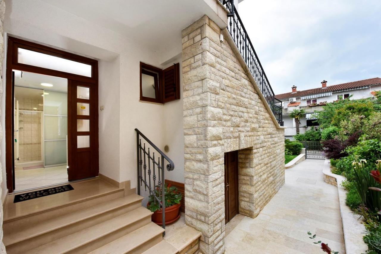 Apartments Lavizatic Porec Exterior photo